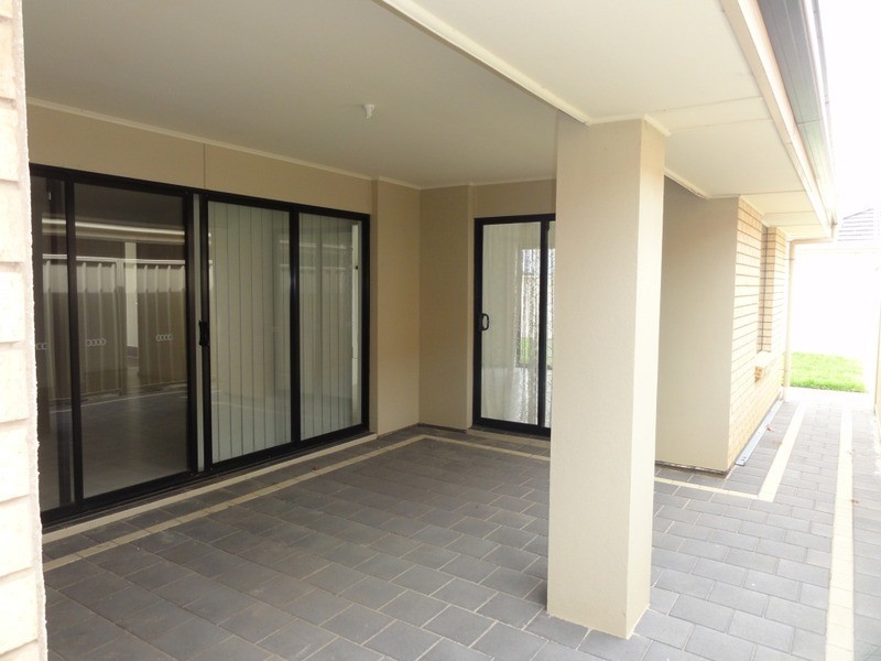 8 Amberwell Terrace, Burton SA 5110