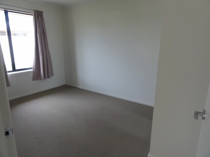 8 Amberwell Terrace, Burton SA 5110