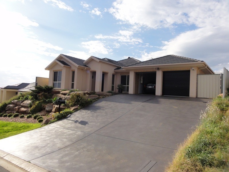 6 Thompson Circuit, Evanston Park SA 5116