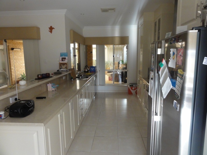 6 Thompson Circuit, Evanston Park SA 5116