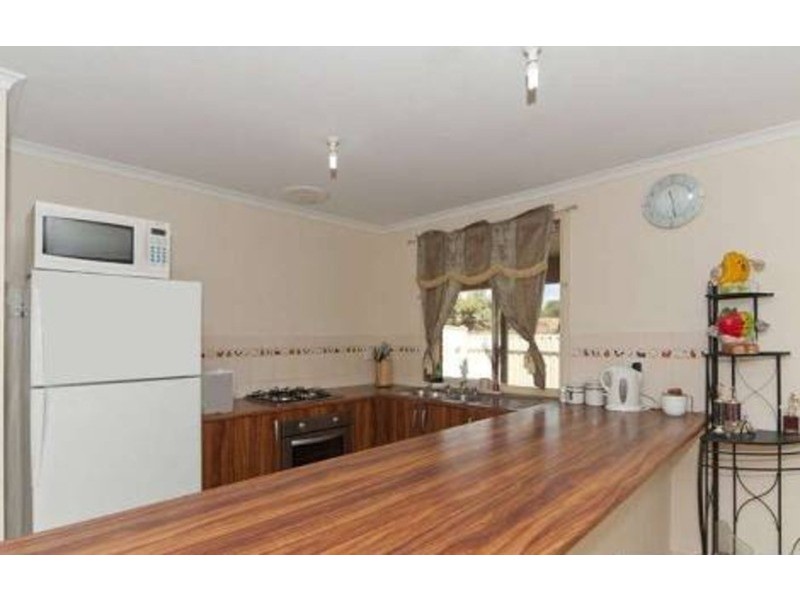 7 Railway Crescent, Evanston SA 5116