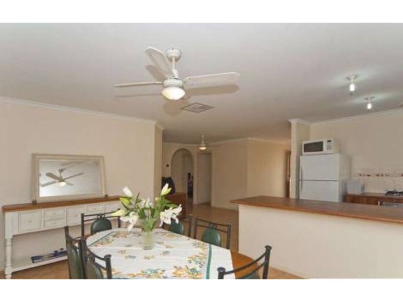 7 Railway Crescent, Evanston SA 5116