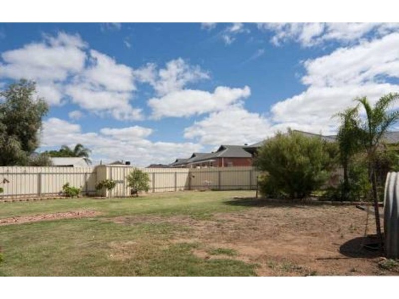 7 Railway Crescent, Evanston SA 5116