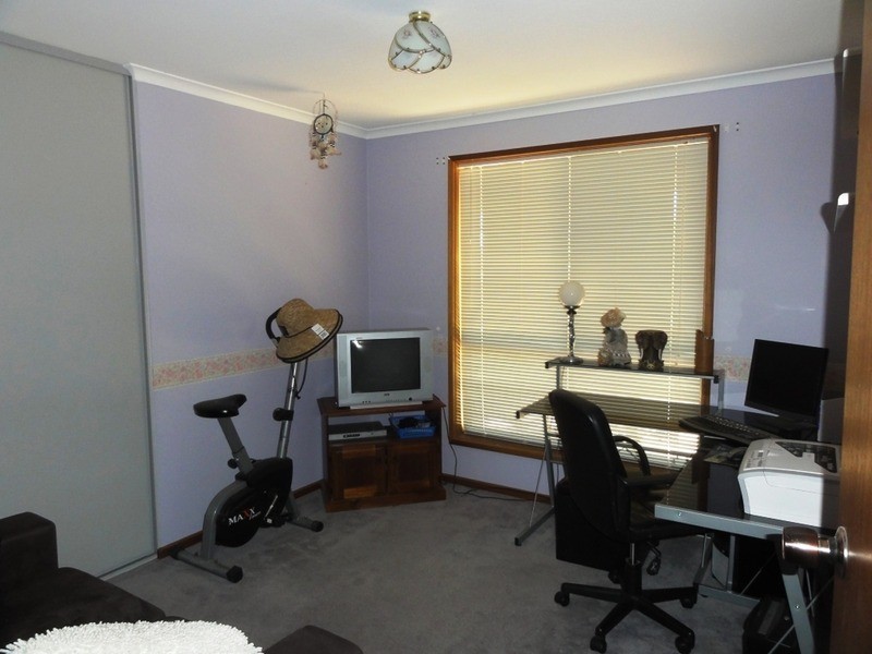 13 Lawrie Road, Lewiston SA 5501