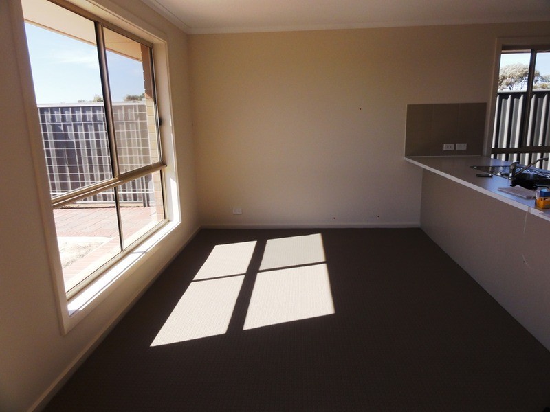 8 Tuggerah Avenue, Andrews Farm SA 5114