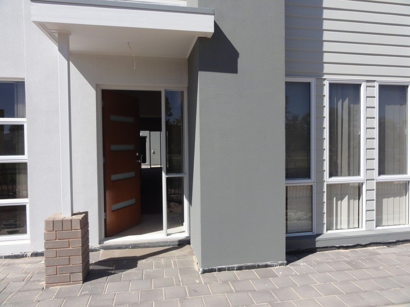 2004 Centenary Circuit, Andrews Farm SA 5114