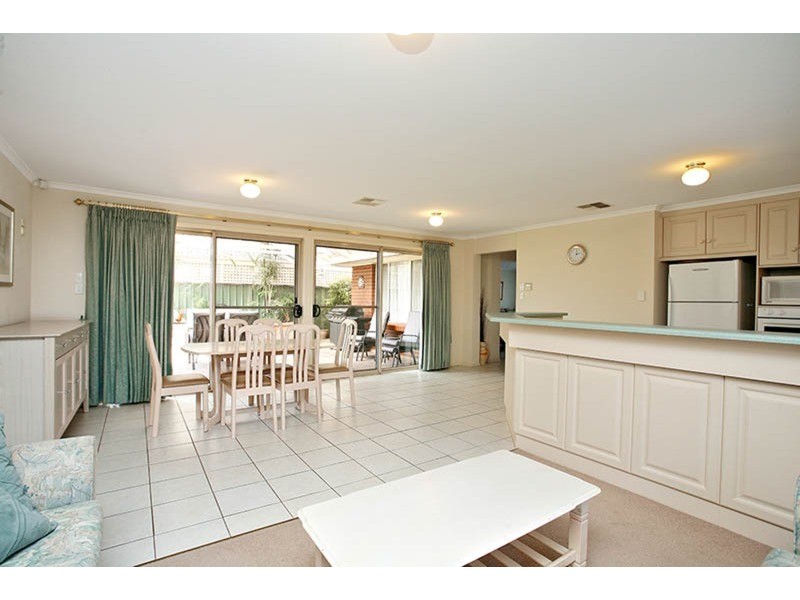 25 Rowe Circuit, Walkley Heights SA 5098