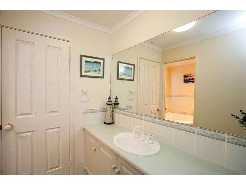 25 Rowe Circuit, Walkley Heights SA 5098