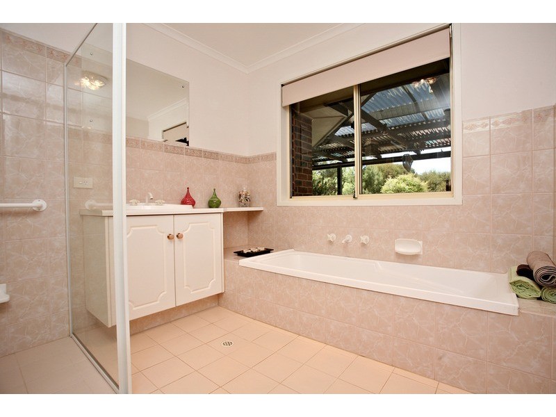 19 Barons Court, Greenock SA 5360