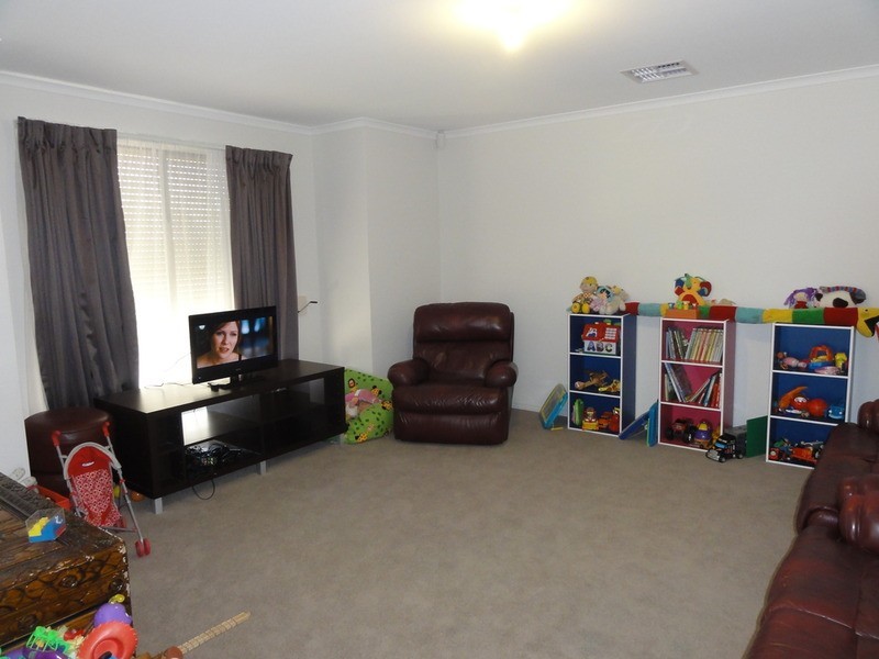 28 Walter Avenue, Two Wells SA 5501