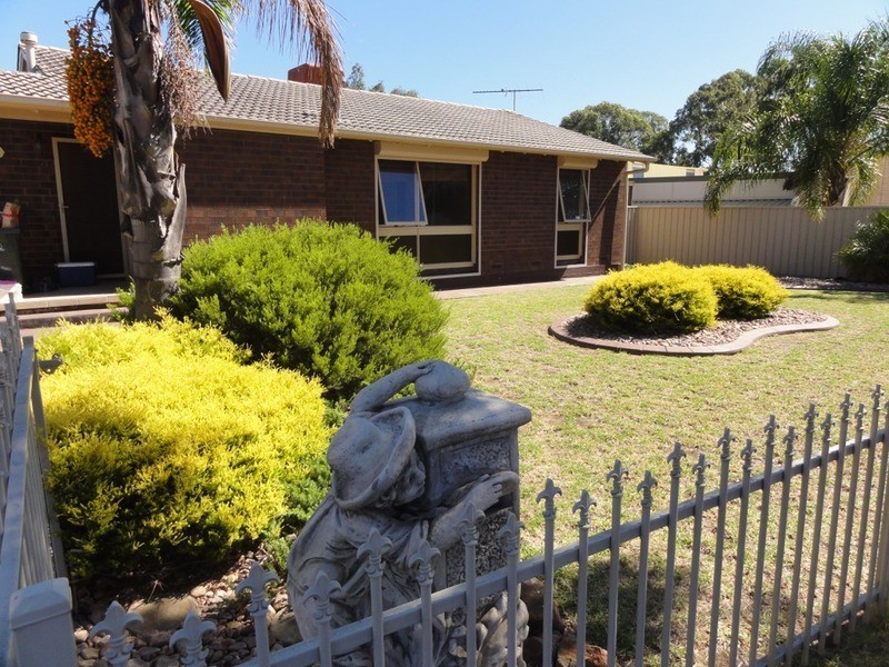 4 Karinga Crescent, Munno Para SA 5115