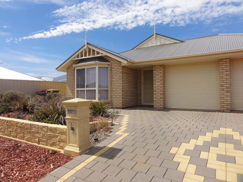 21 Navigator Parade, Smithfield SA 5114