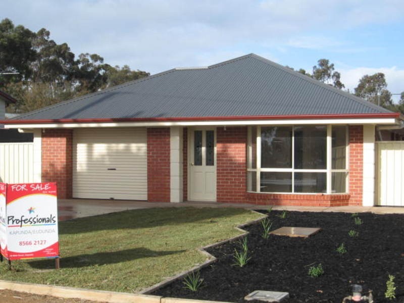 26 Adelaide Road, Kapunda SA 5373