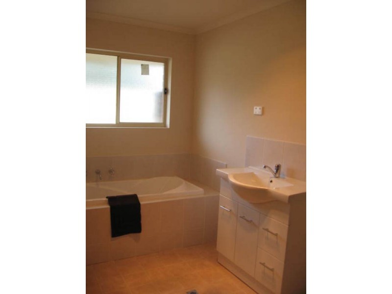 26 Adelaide Road, Kapunda SA 5373