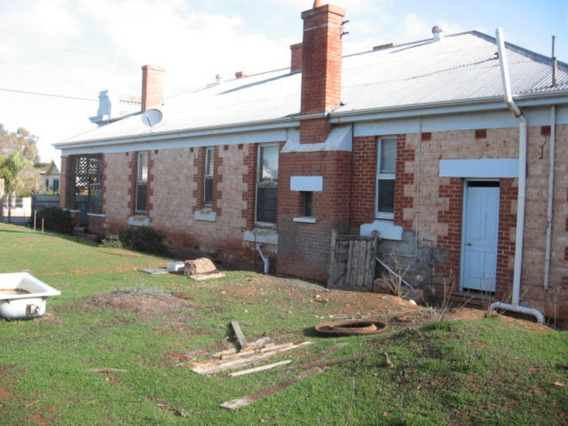 15 Commercial Street, Robertstown SA 5381
