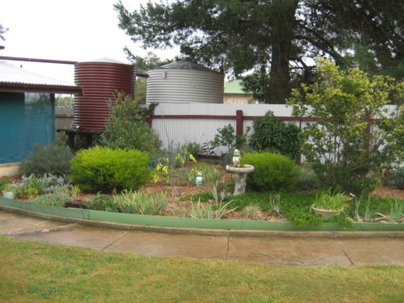 5 Railway Parade, Robertstown SA 5381