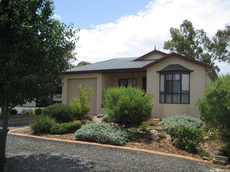 28 Cairns Crescent, Riverton SA 5412