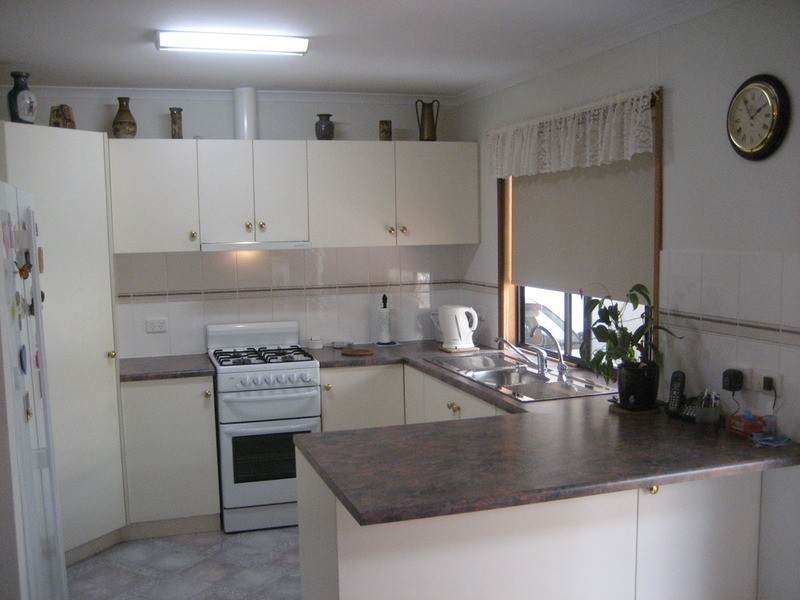 28 Cairns Crescent, Riverton SA 5412