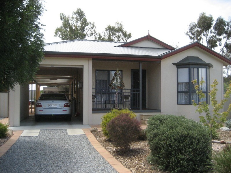 28 Cairns Crescent, Riverton SA 5412