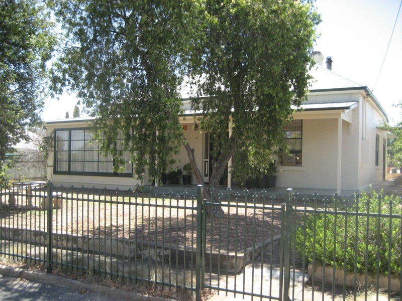 9 Waterhouse Street, Kapunda SA 5373