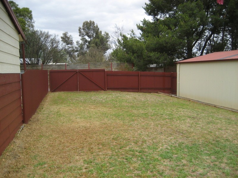 28 Railway Road, Kapunda SA 5373