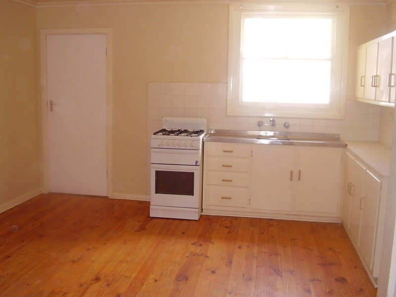 8 Moores Street, Wyalla Stuart, Whyalla SA 5600