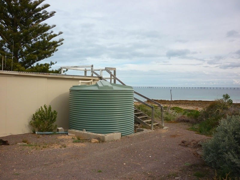 8 Eremophila Cove, Point Lowly SA 5600