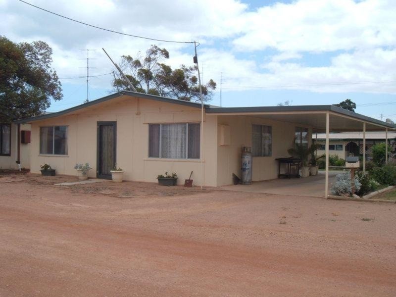14 Trevalley Road, Fisherman Bay SA 5522