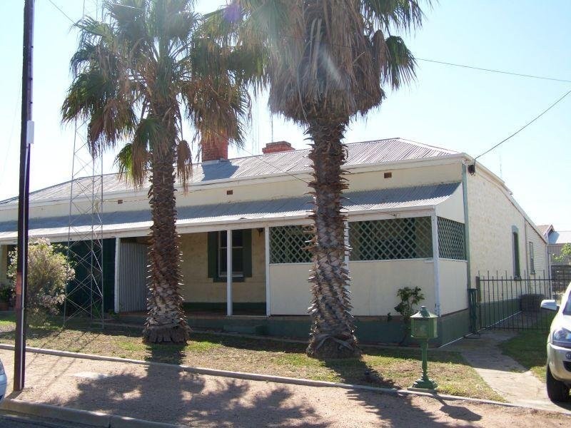 2/10 Mackay Street, Port Broughton SA 5522