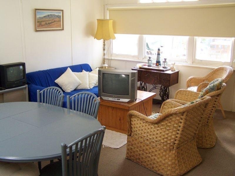 2/10 Mackay Street, Port Broughton SA 5522