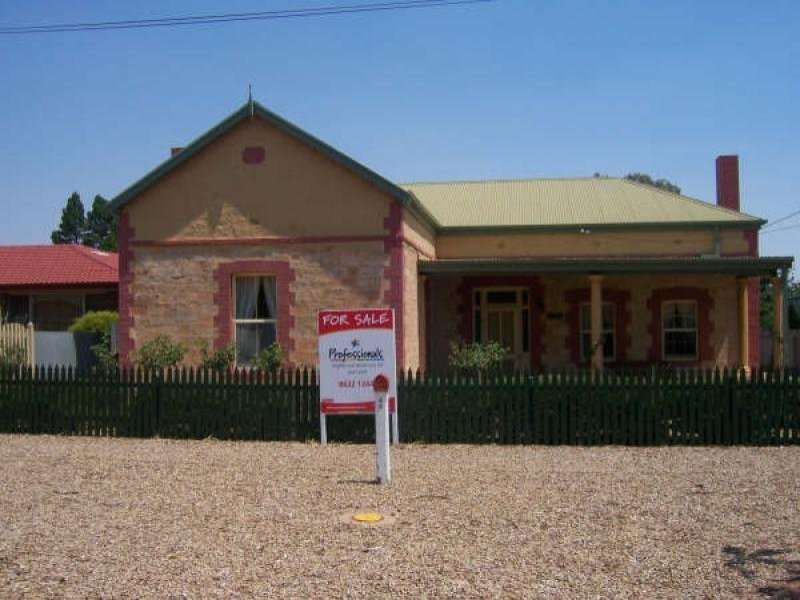 8 Eyre Road, Crystal Brook SA 5523