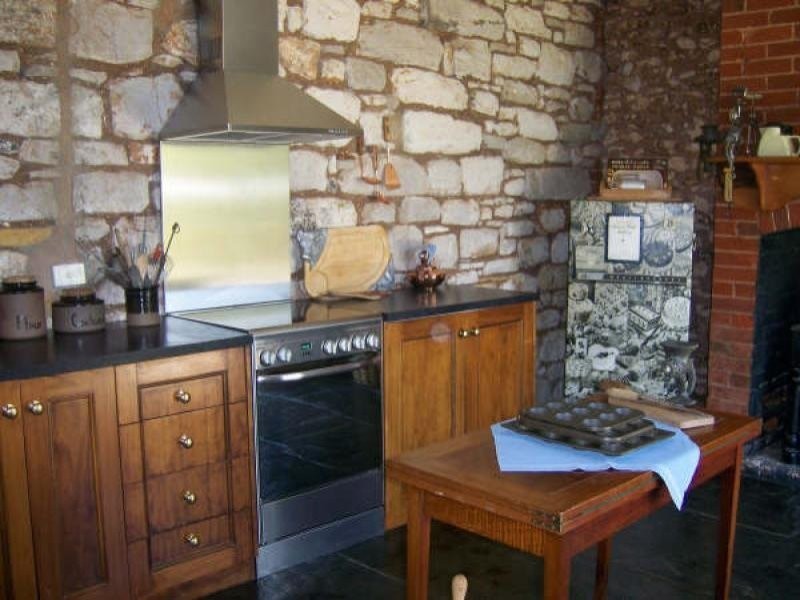 8 Eyre Road, Crystal Brook SA 5523