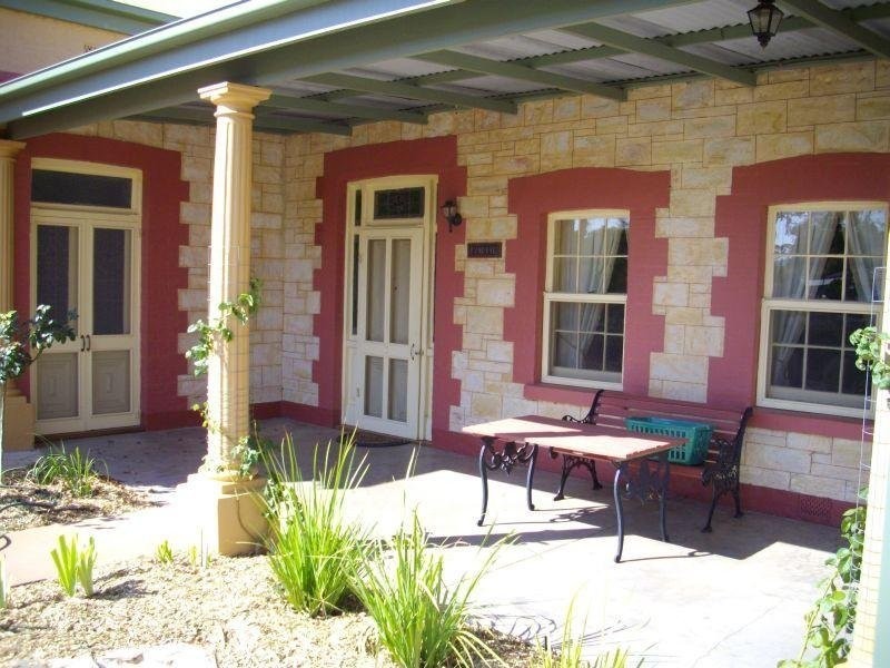 8 Eyre Road, Crystal Brook SA 5523