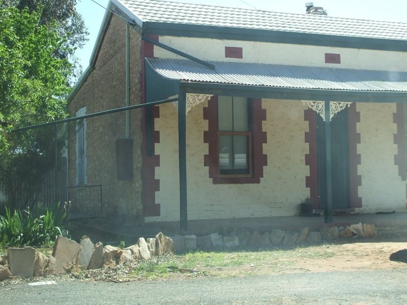 18 Cross Street, Gladstone SA 5473