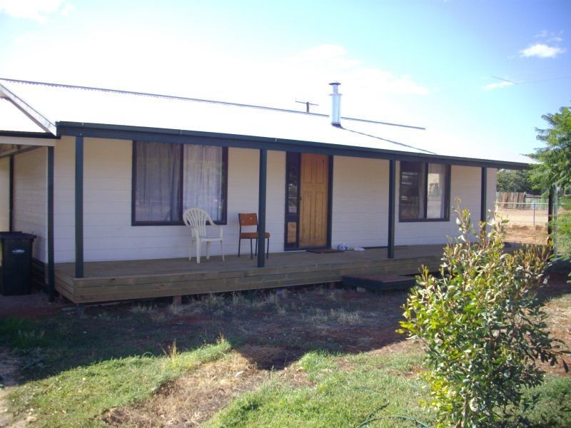11 Fourth Street, Wirrabara SA 5481