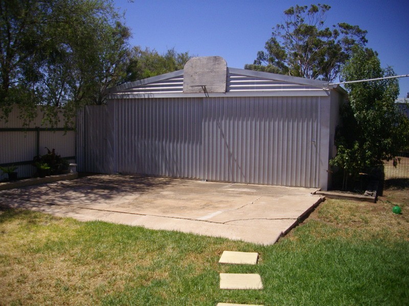 11 Giles Street, Crystal Brook SA 5523