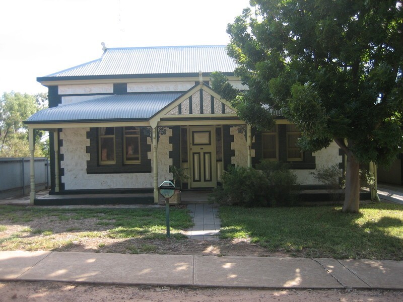 11 East Terrace, Port Broughton SA 5522