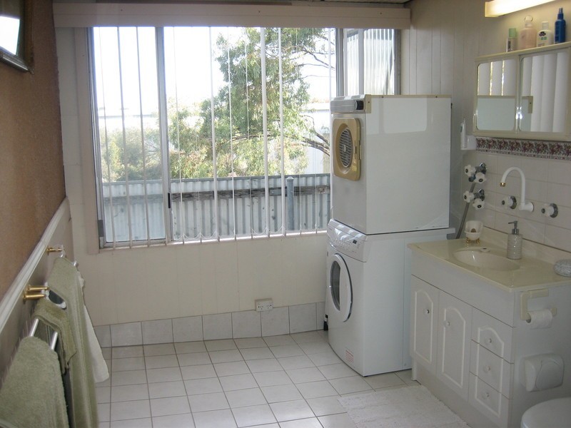 11 East Terrace, Port Broughton SA 5522