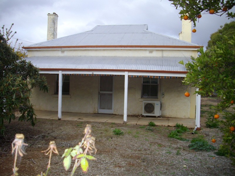 35 High Street, Gladstone SA 5473