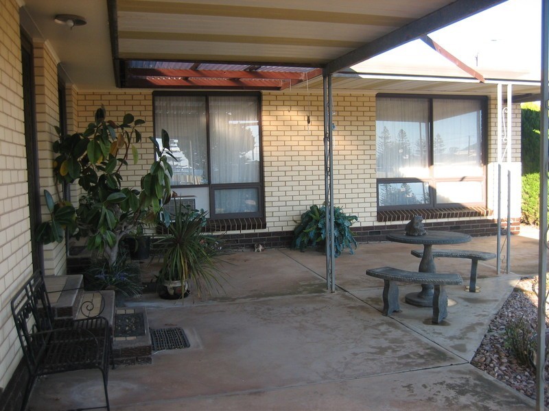 5 Cross Street, Port Broughton SA 5522