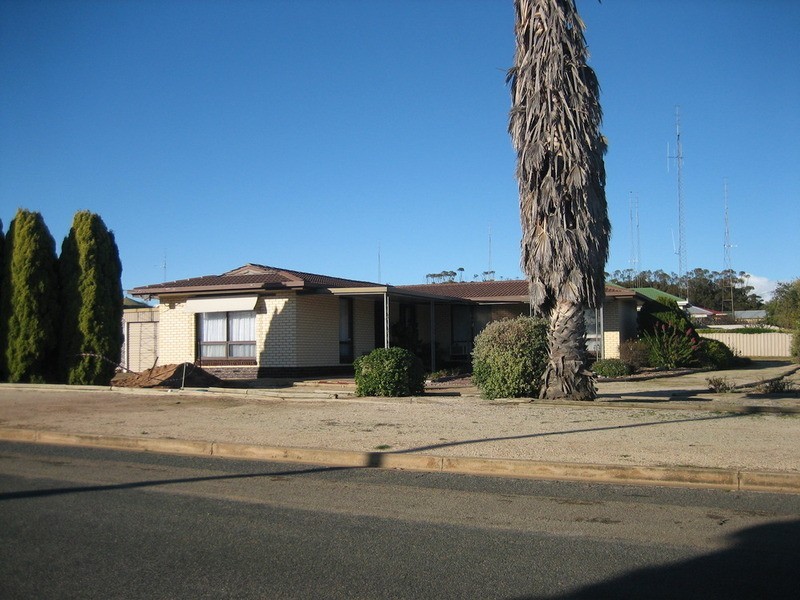 5 Cross Street, Port Broughton SA 5522