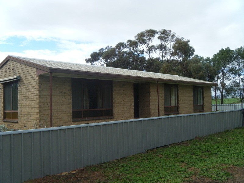 3 Pattingale Road, Port Broughton SA 5522
