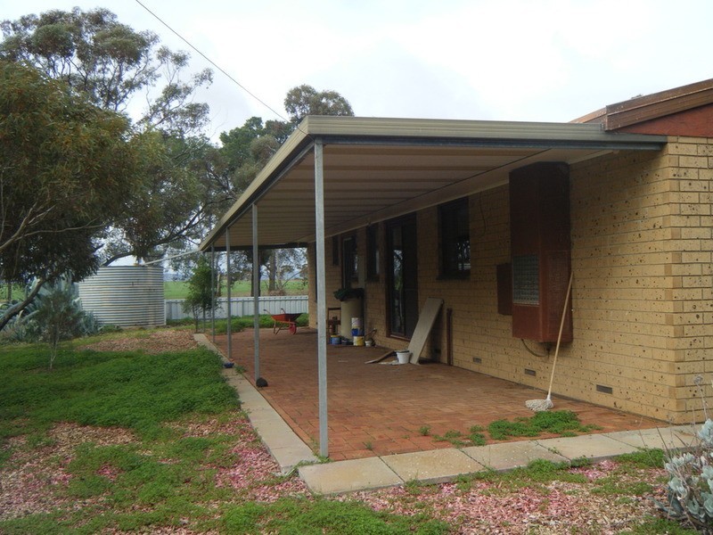 3 Pattingale Road, Port Broughton SA 5522