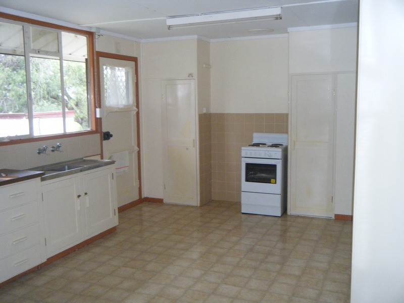 2 Wardshill Road, Port Broughton SA 5522