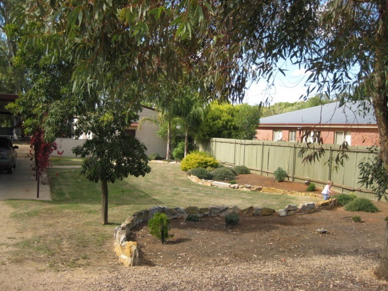 8 Garden Street, Laura SA 5480