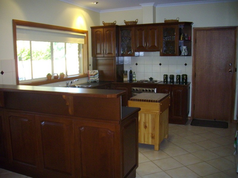 10  Samuel Street, Laura SA 5480