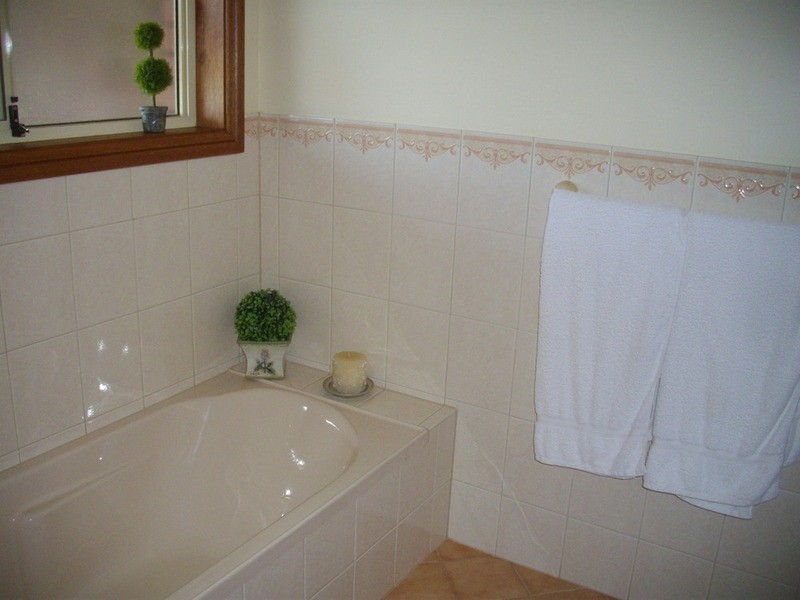 10  Samuel Street, Laura SA 5480