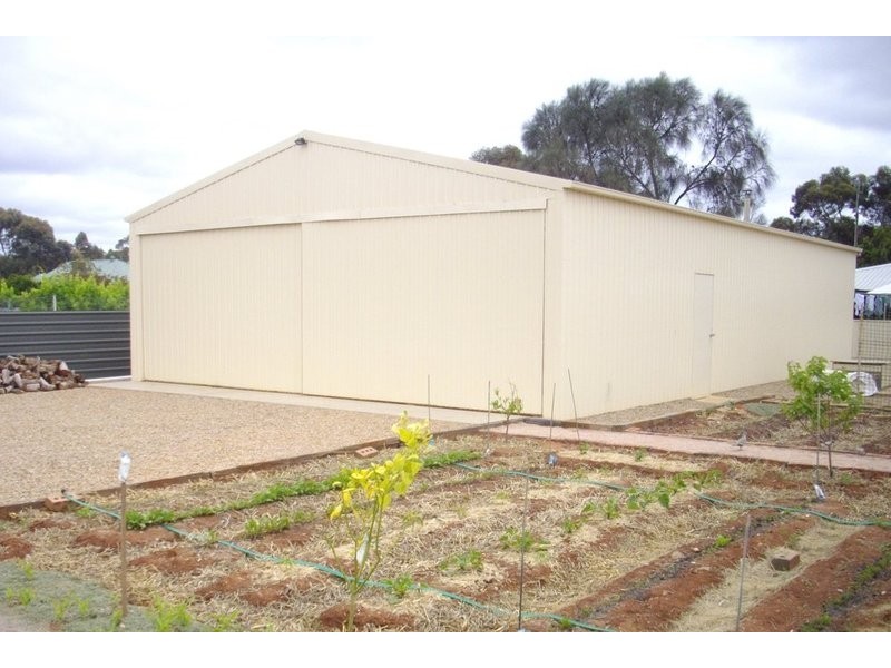 10  Samuel Street, Laura SA 5480