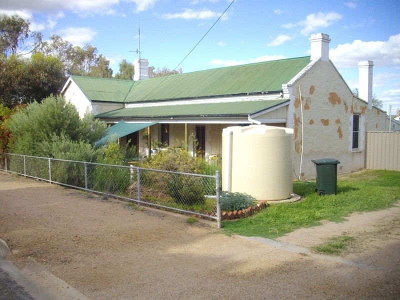 25 West Terrace, Gladstone SA 5473