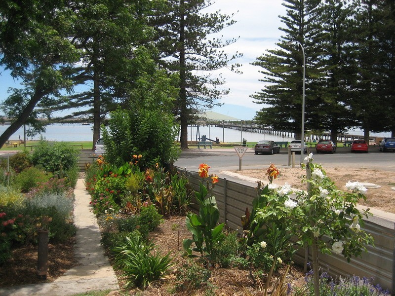 14 West Terrace, Port Broughton SA 5522